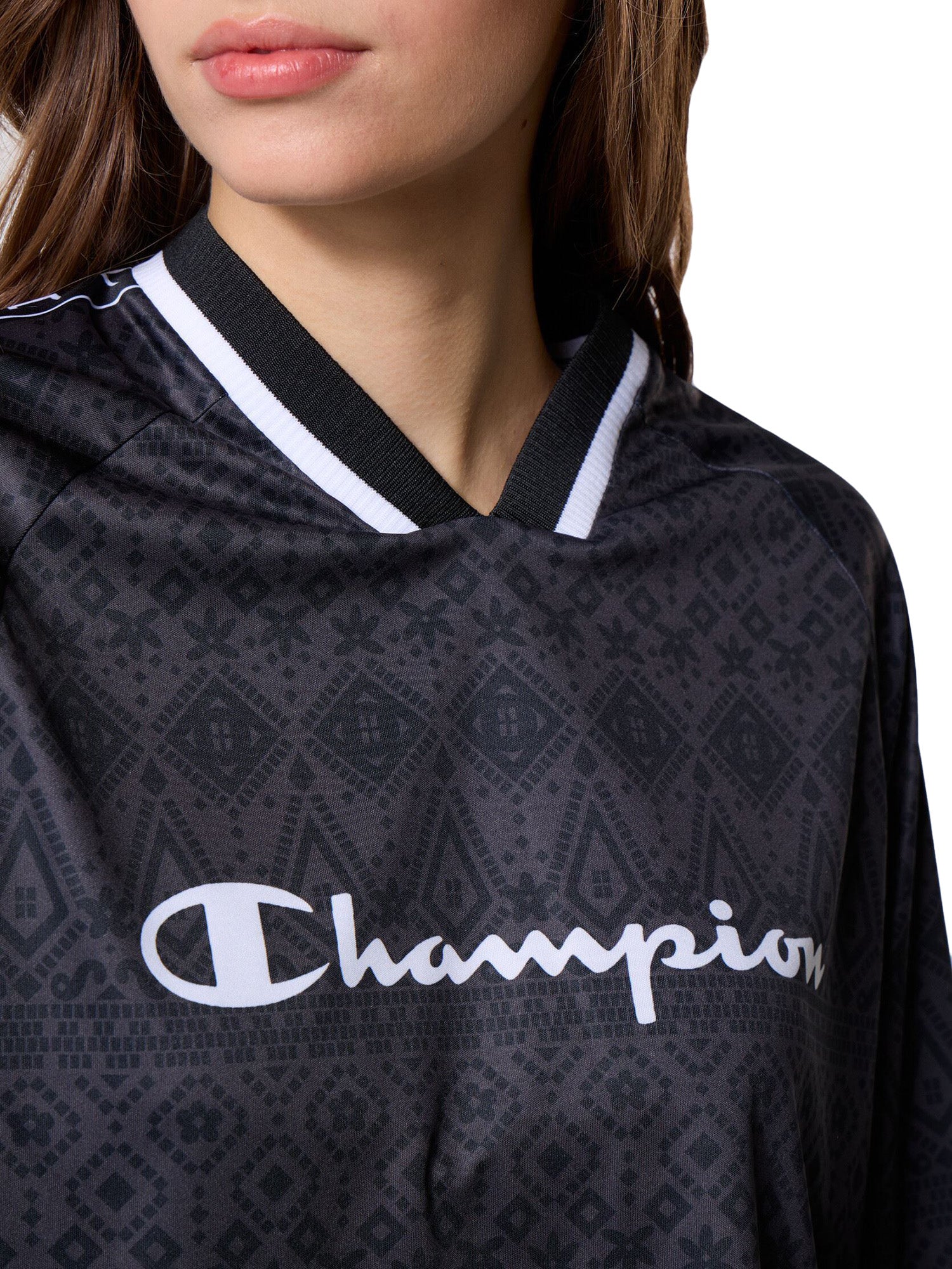 LONG SLEEVES V-NECK T-SHIRT BLACK - Maglietta Collo a V Maniche Lunghe Donna Nera 118444 KL001 CHAMPION 