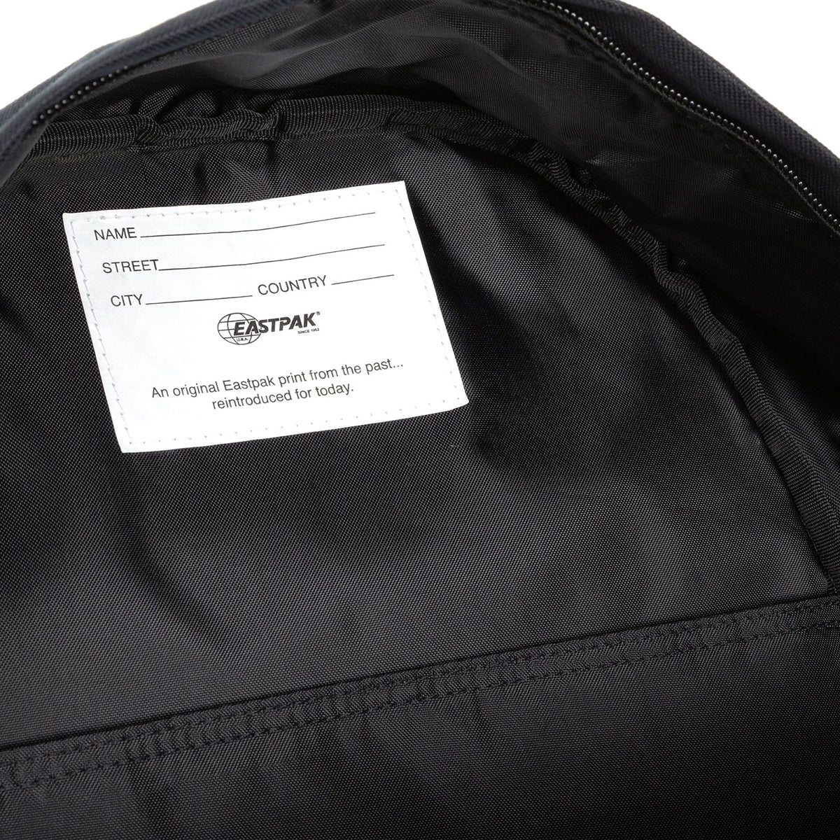 Day Pak'R Road To Patches Black - Zaino Nero EK0A5BG40T91 . EASTPAK 