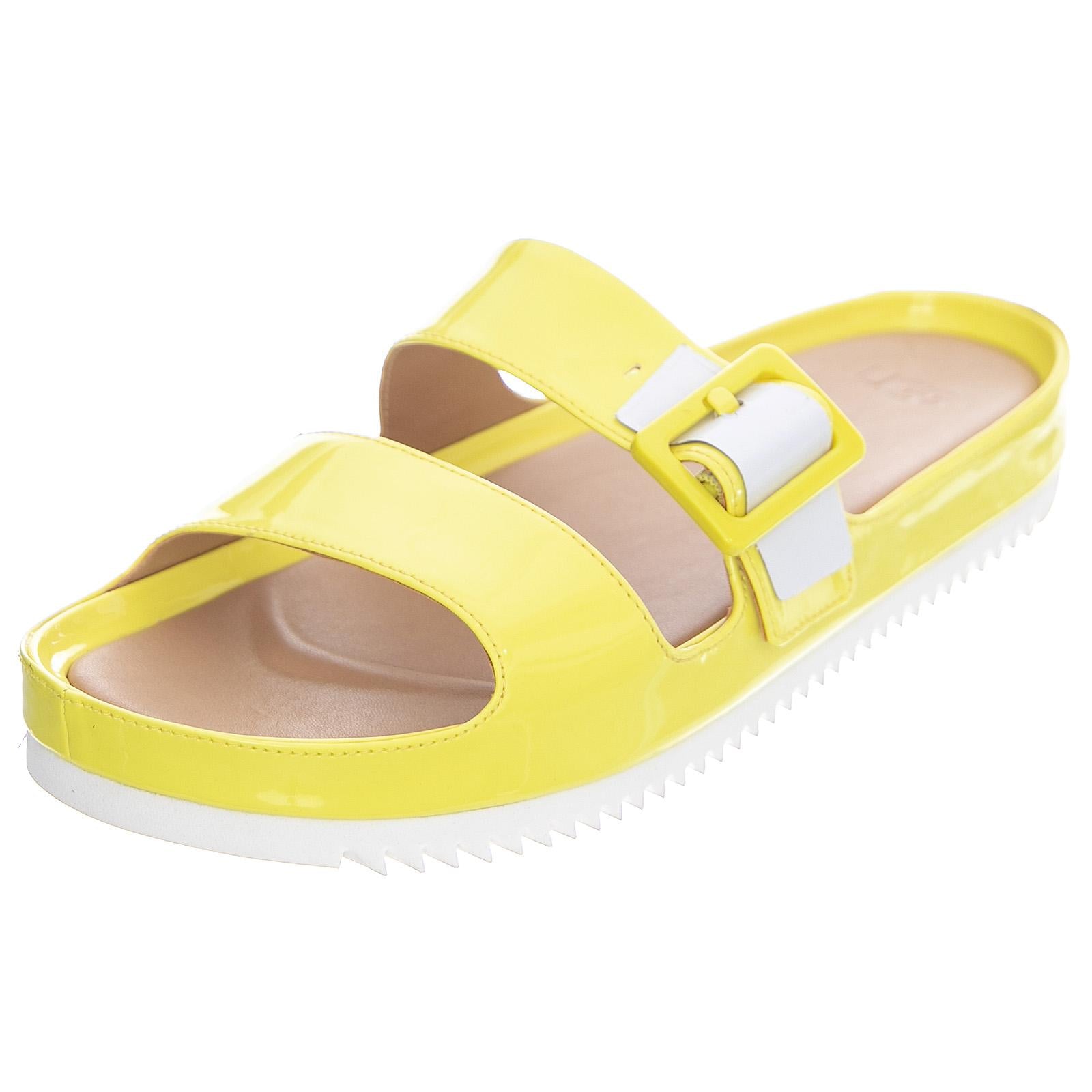  UGSCOOPMRT1107909W  UGG 