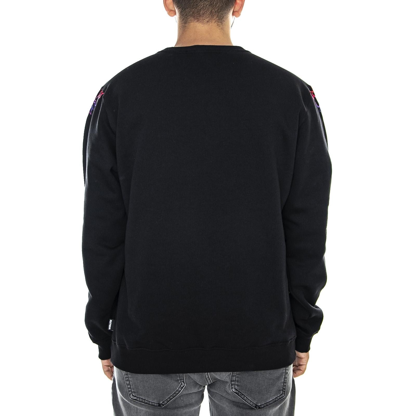  19WISC24-BLACK  IUTER 