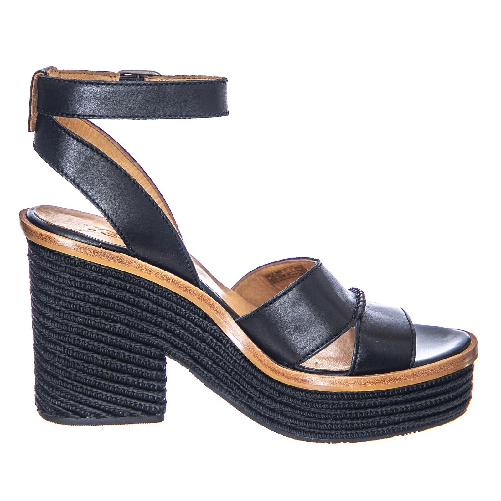  UGSCARIBK1100830W  UGG 