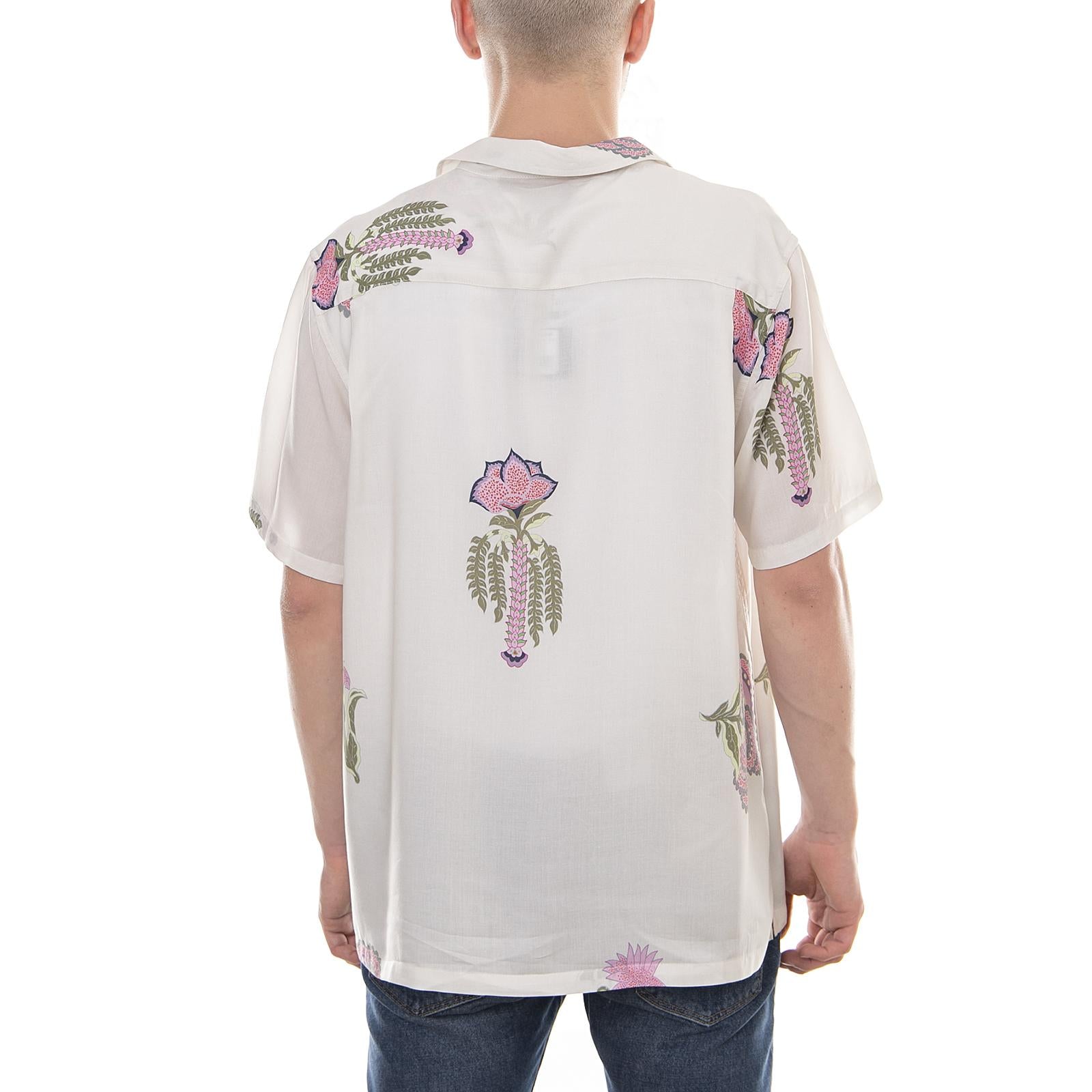  111987-WHIT . STUSSY 