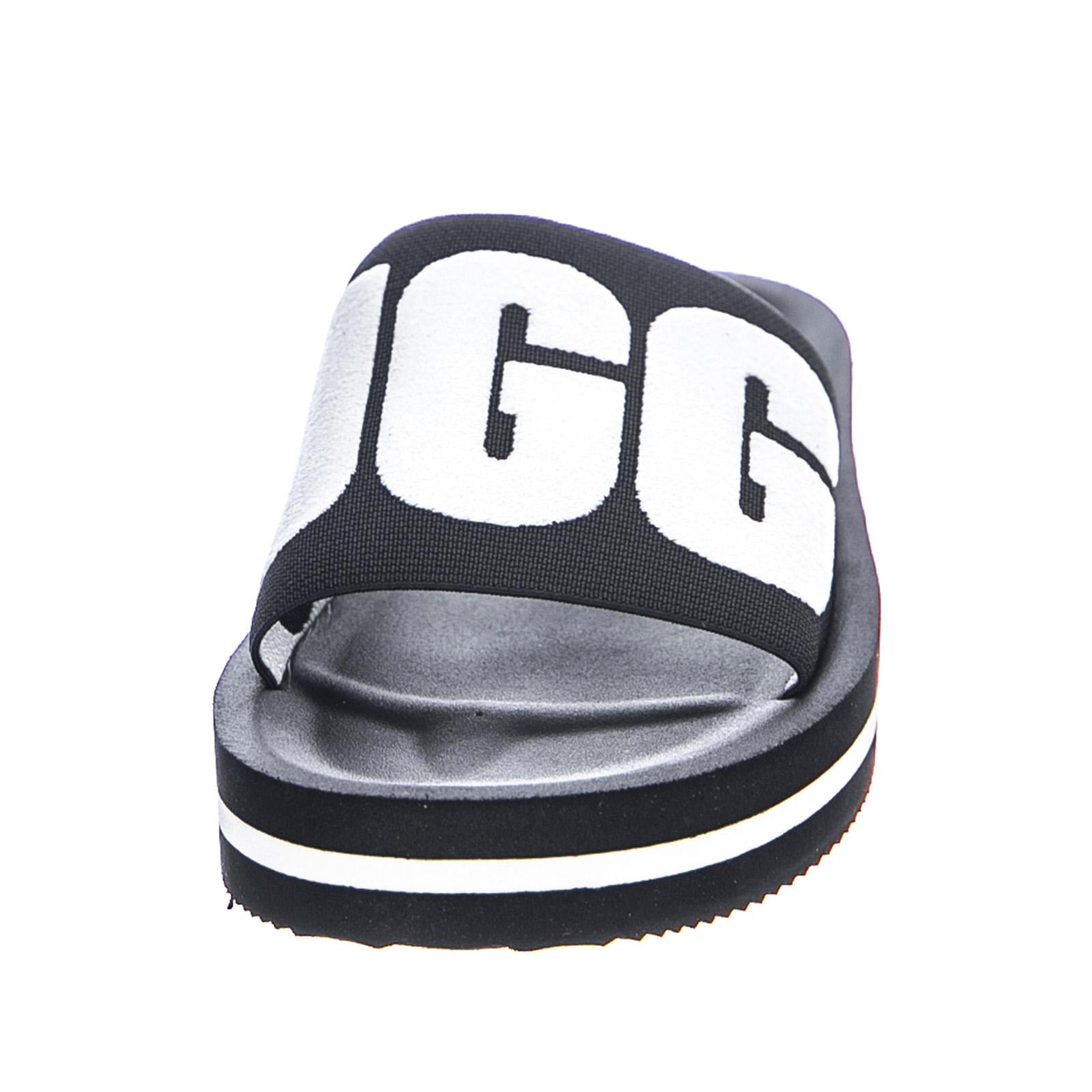  UGSZUMABK1099833W  UGG 