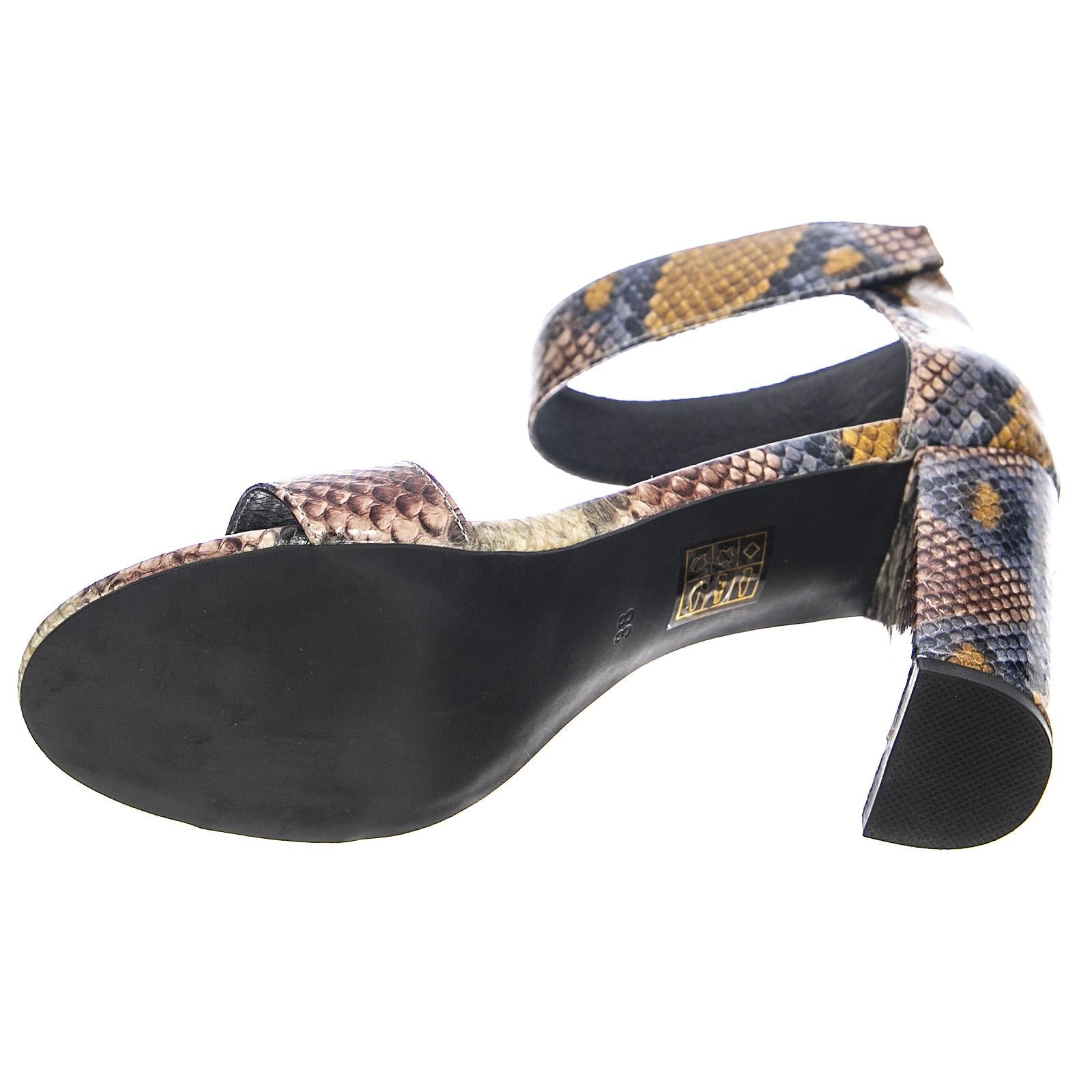  LINDSAY-SNK  JEFFREY CAMPBELL 
