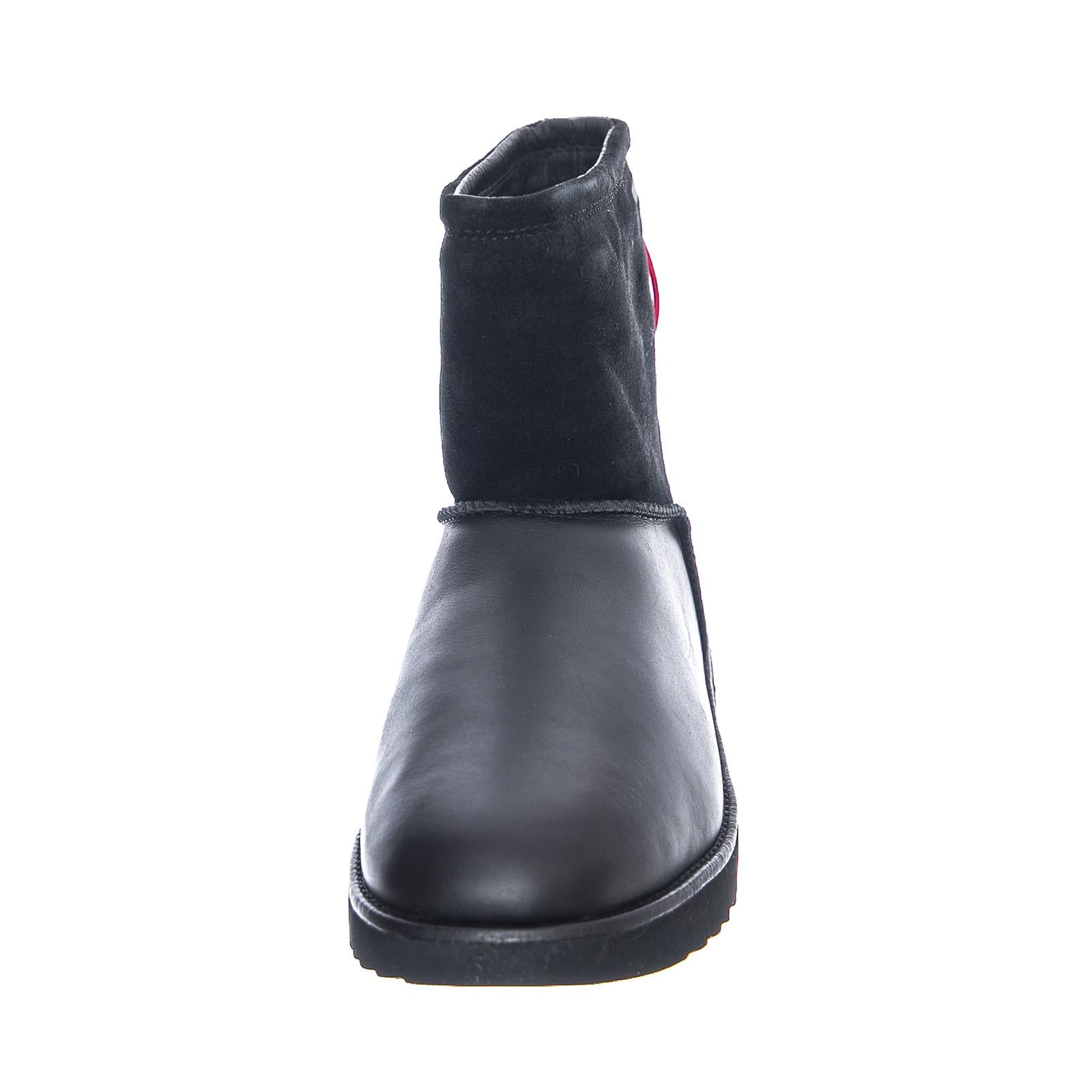 UGMCLTWPBK1017229M  UGG 