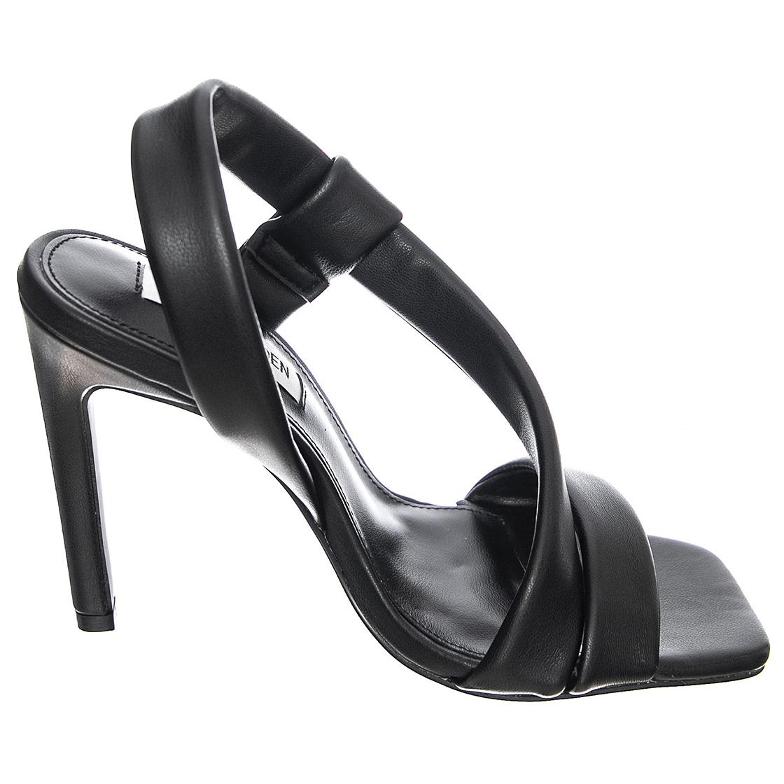  SMSSIZZLIN-BLK  STEVE MADDEN 