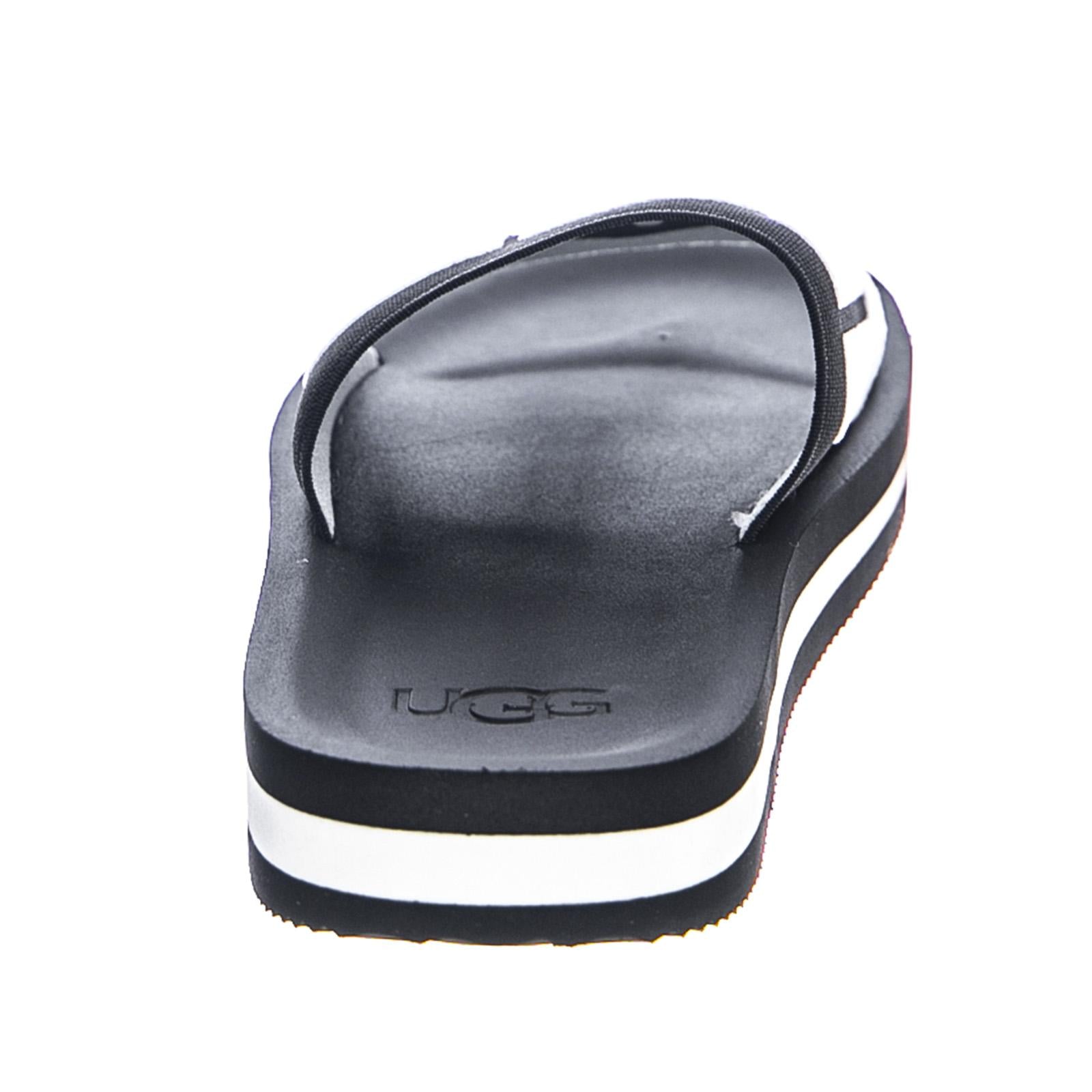  UGSZUMABK1099833W  UGG 