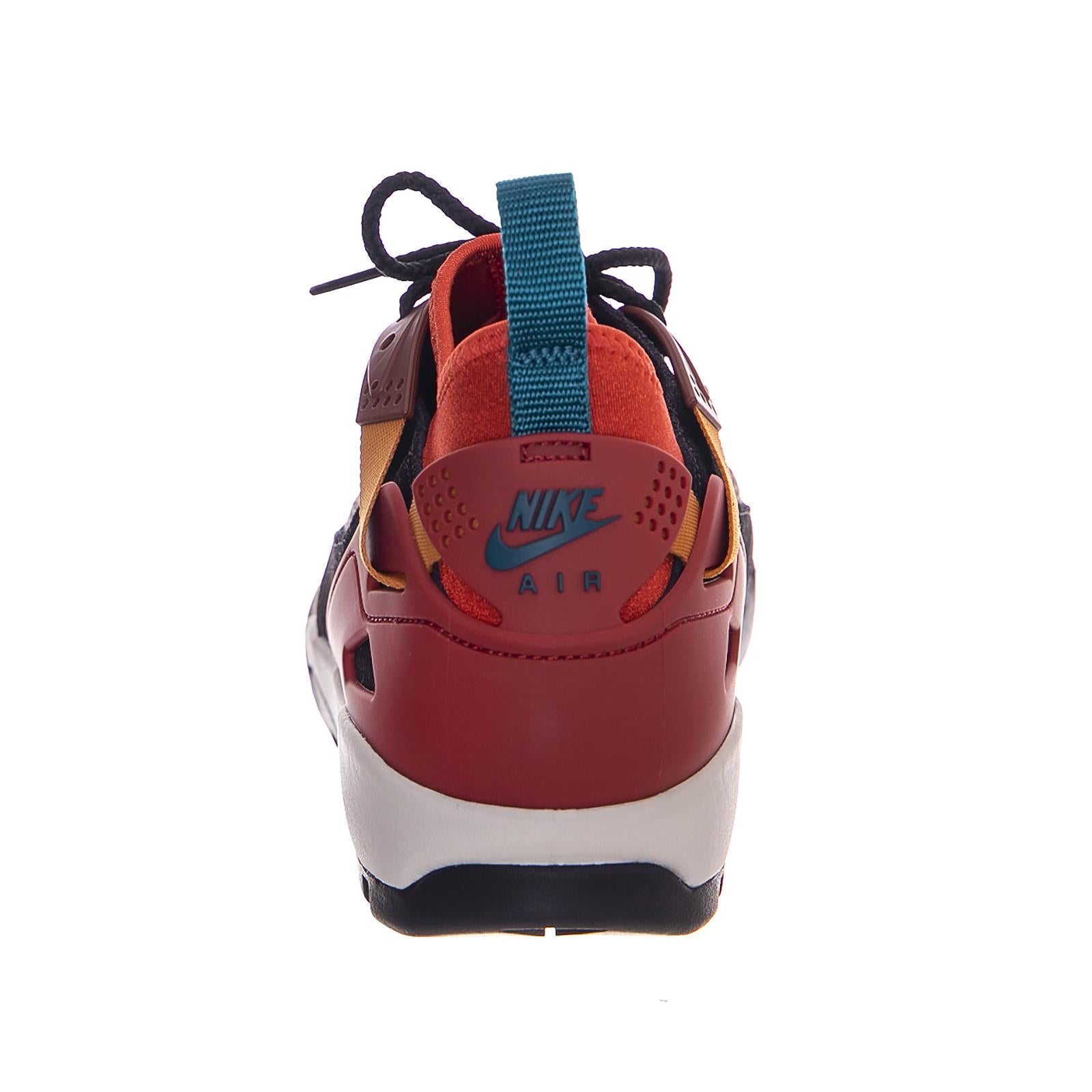  AR0479-600  NIKE 