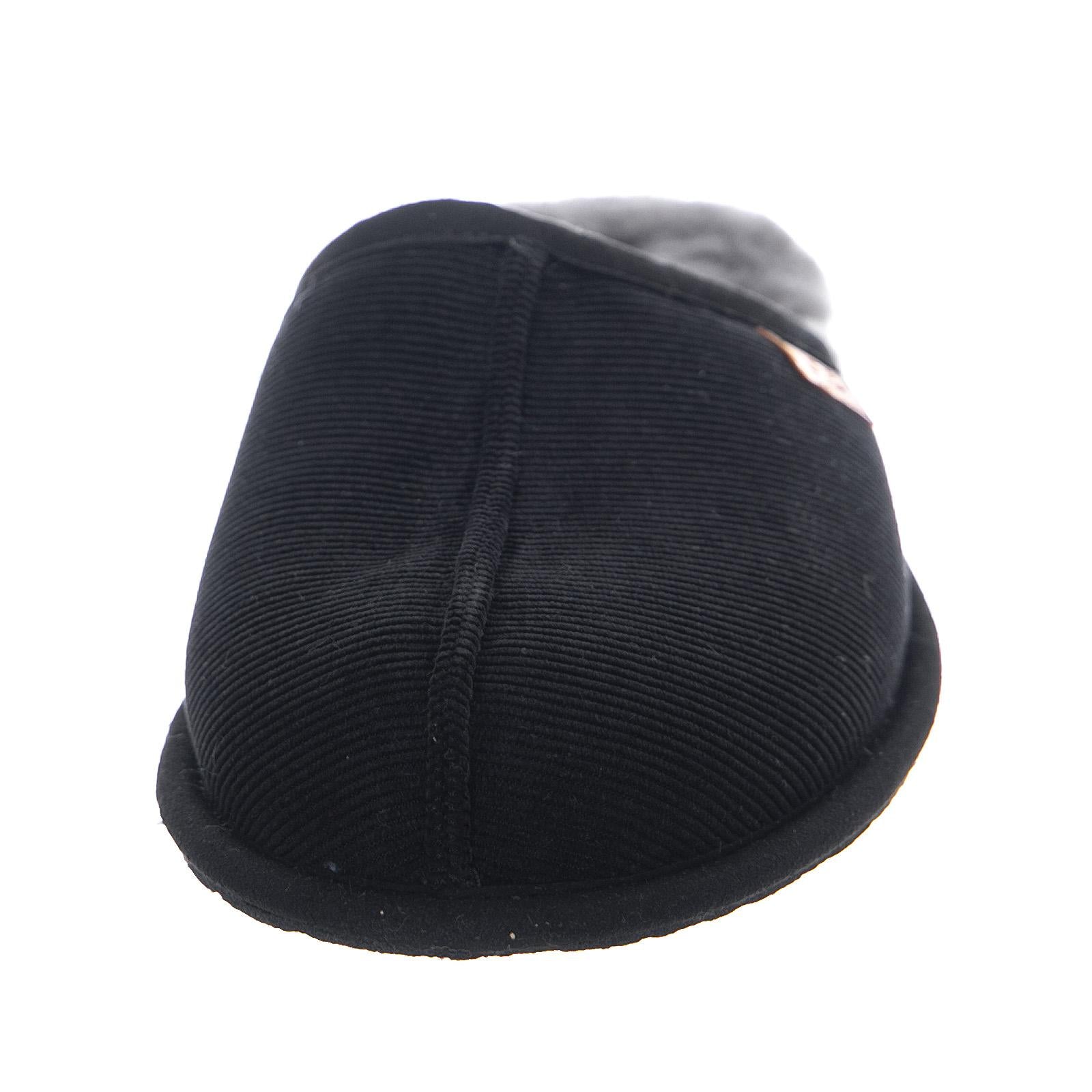  UGMSCFCDBLK1112451M  UGG 