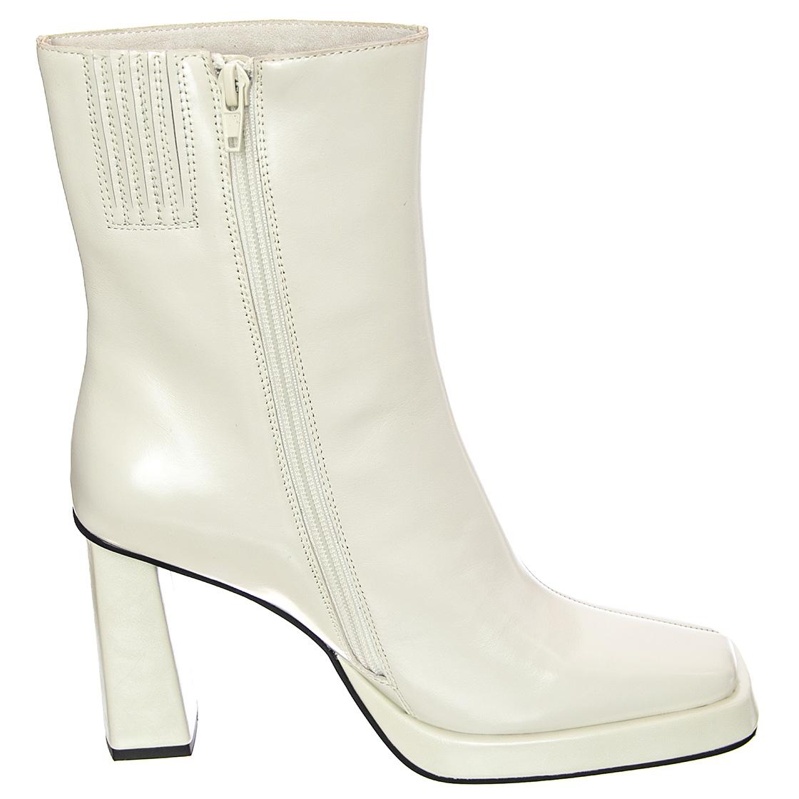  JCSJC85239-IVO  JEFFREY CAMPBELL 