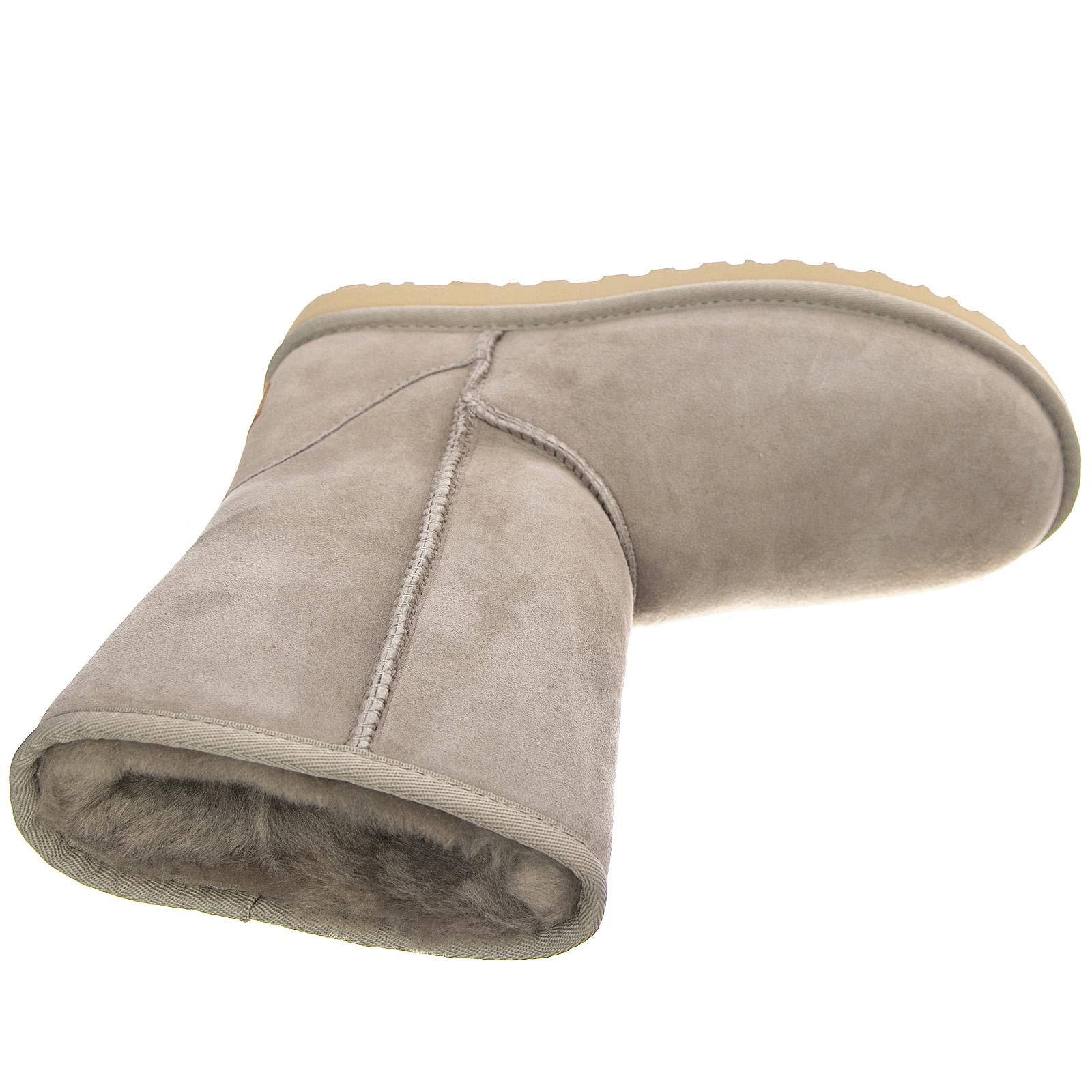  UGSCLSGOA1016223W  UGG 