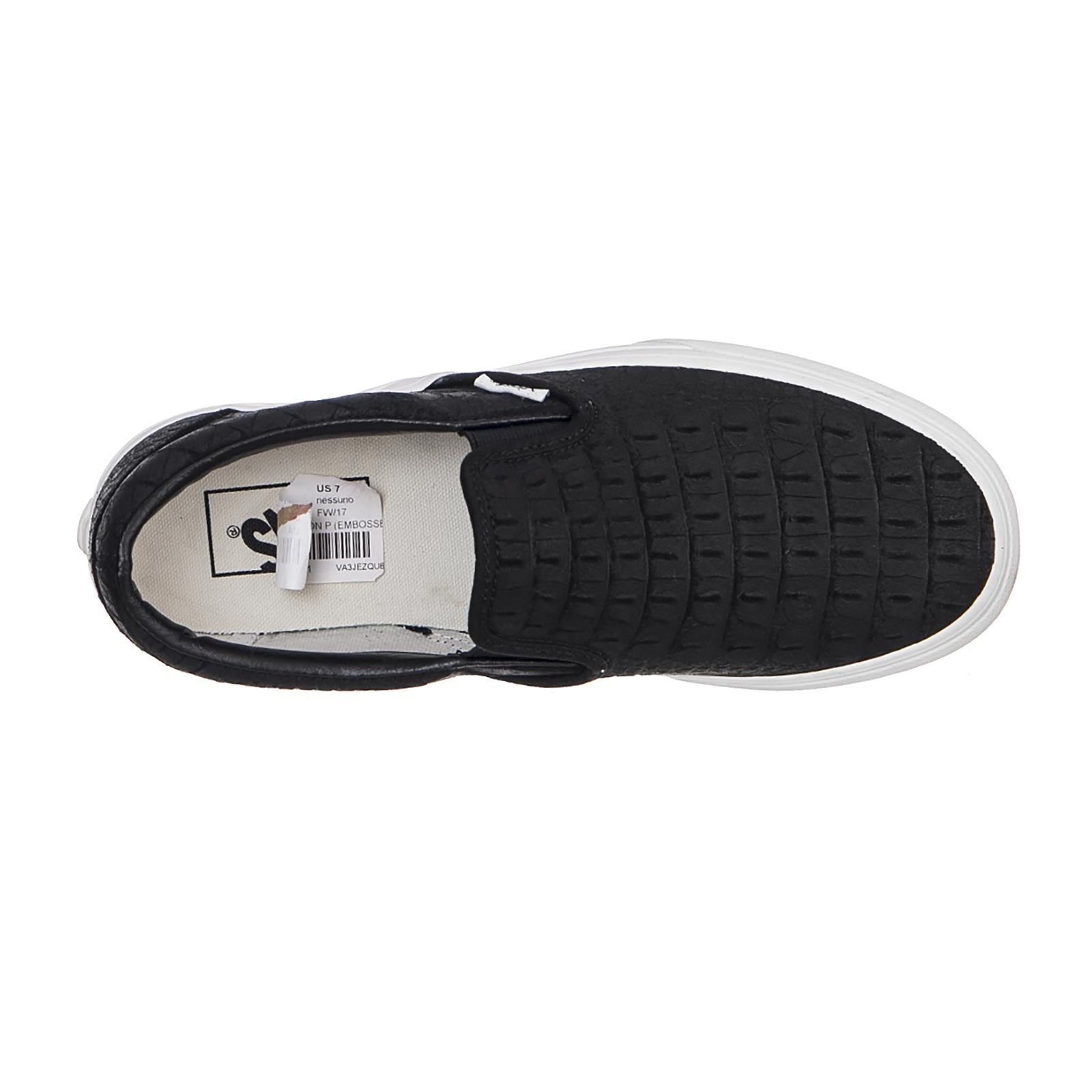 UA CLASSIC SLIP-ON P (EMBOSSED) VA3JEZQU8  VANS 