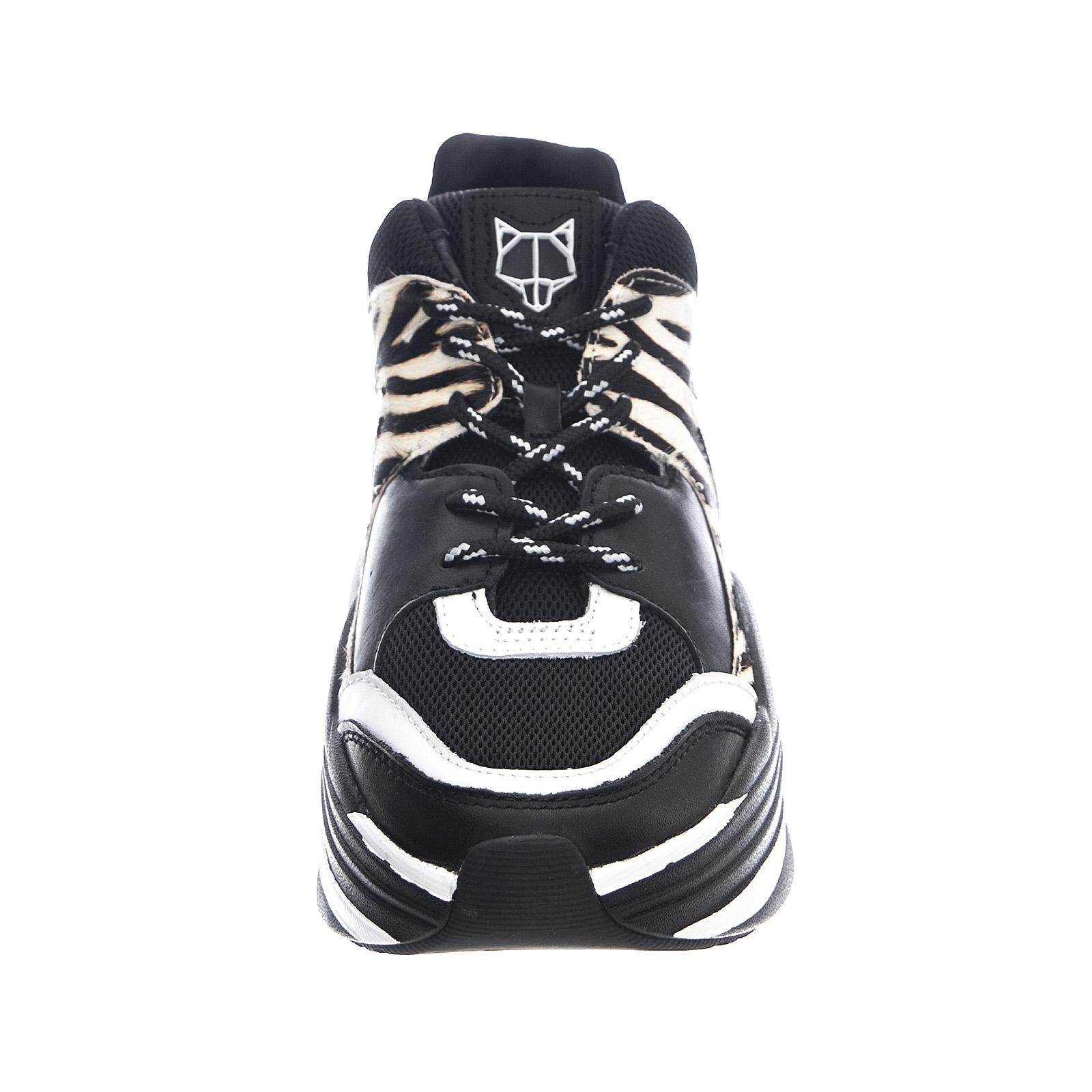  NWSTRACK-ZEBRA  NAKED WOLFE 