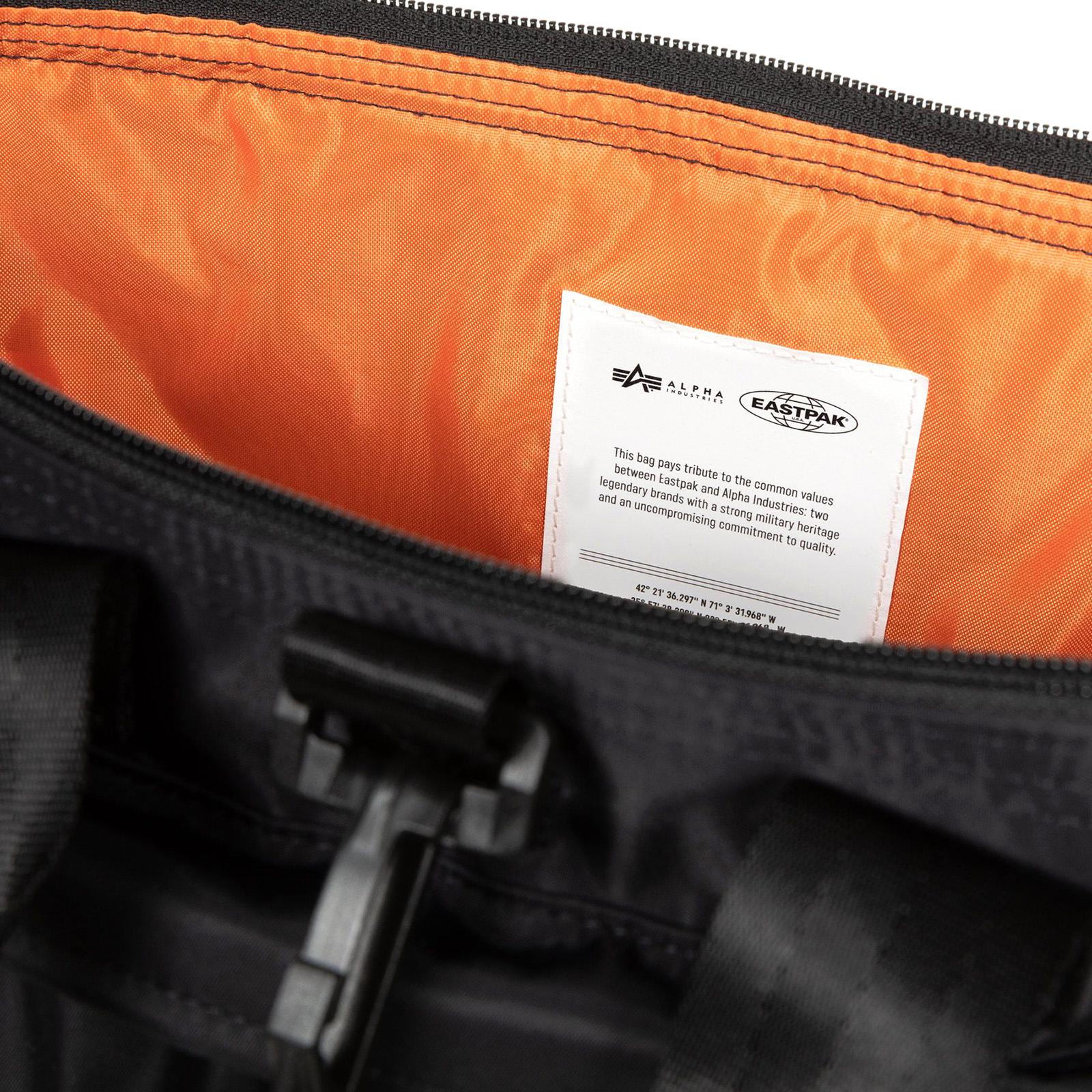  EK0A5B98L421  EASTPAK 