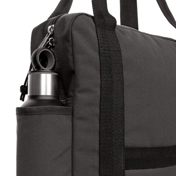 Optown Tote Optown Black - Borsa a Tracolla Nera EK0A5BI22K71  EASTPAK 