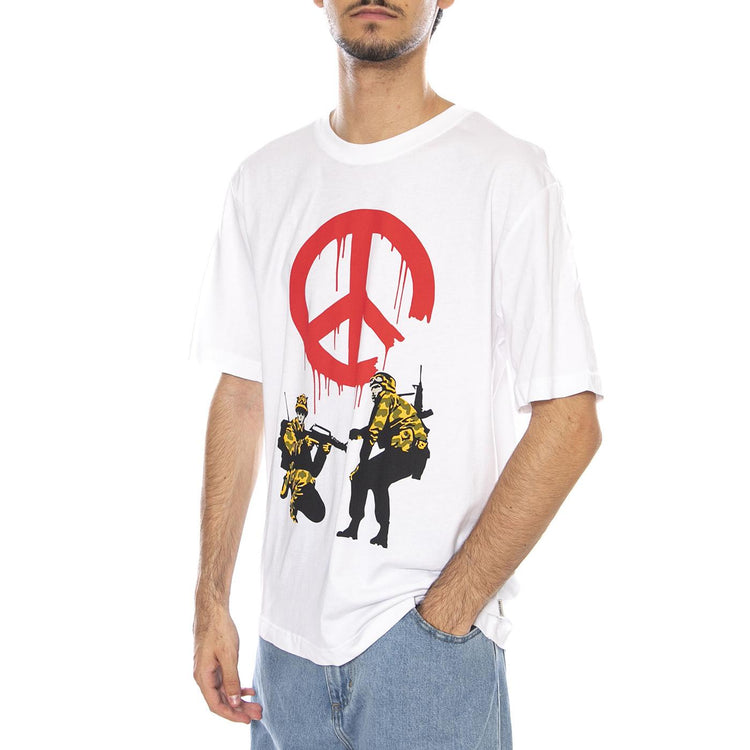 Banksy SS Relax Tee Bright White - Maglietta Girocollo Uomo Bianca con stampa Banksy 22035158-4825923  ONLY & SONS 