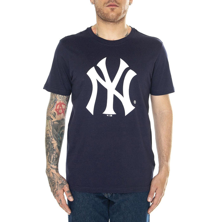New York Yankees Primary Logo Graphic T-Shirt Maritime Blue - Maglietta Girocollo Uomo Blu 108M-EX53-NK-6GZ  FANATICS 