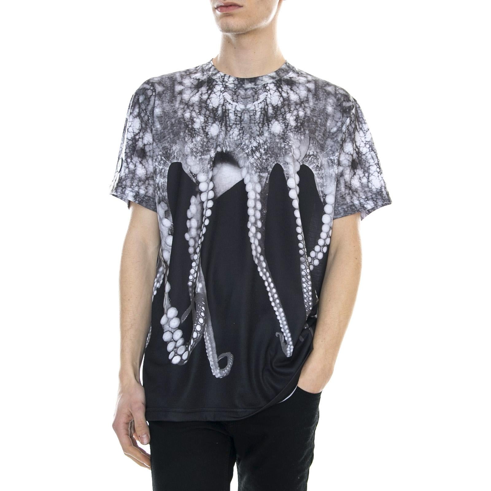  19SOTS02-REALGREY  OCTOPUS 