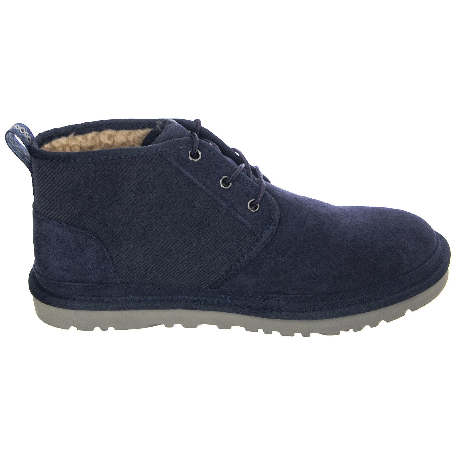  UGMNEUMCDDSP1114196M  UGG 